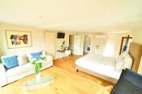 Hotels in Tegna